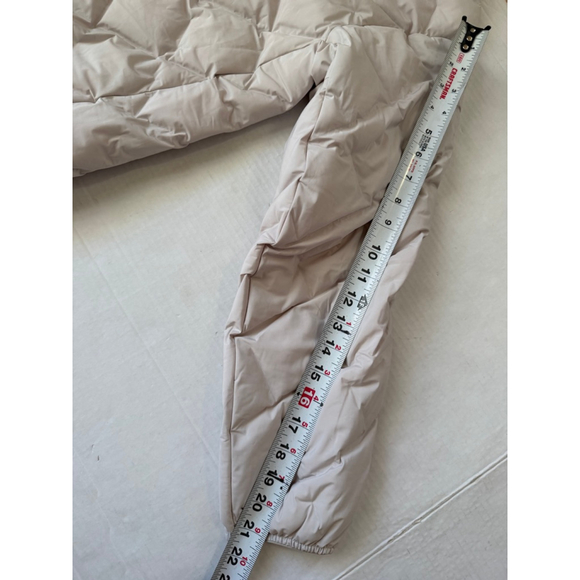 New Women's UNIQLO Pufftech Hooded Puffer Jacket XS Natural - Picture 9 of 10